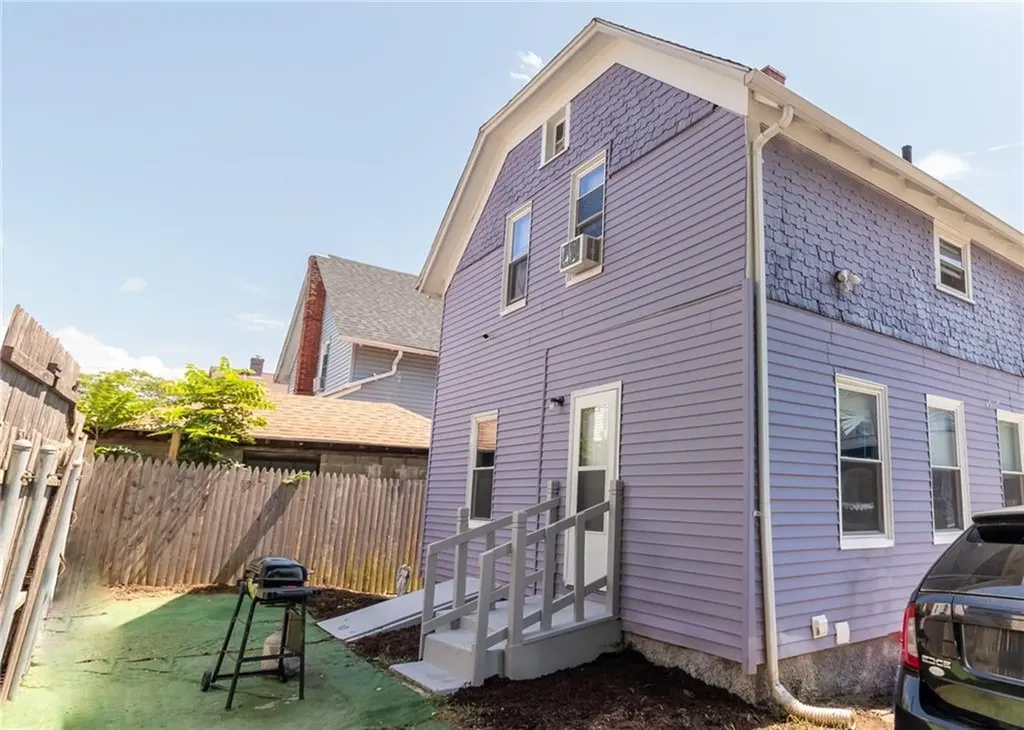 44 Gladstone Street Providence RI 02905