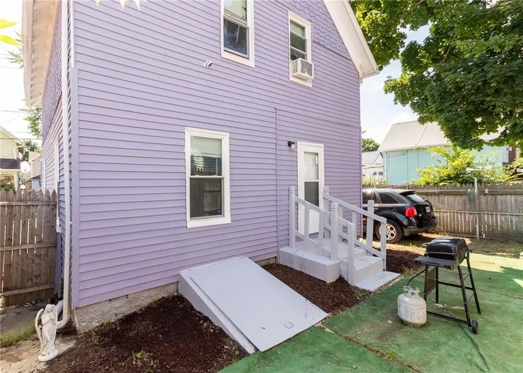 44 Gladstone Street Providence RI 02905