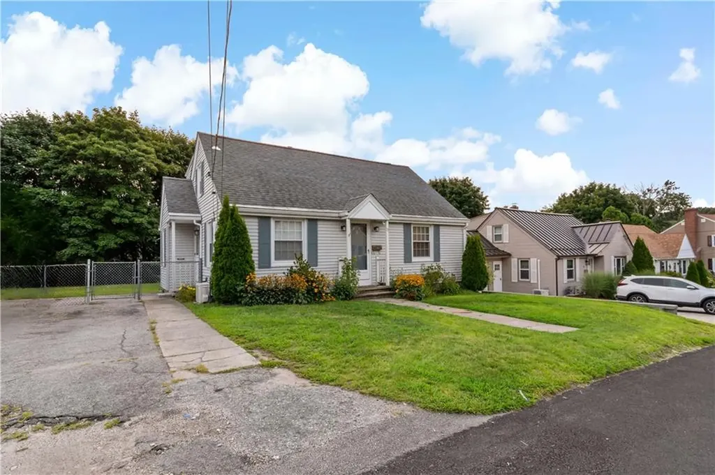 15 Brae Street North Providence RI 02911