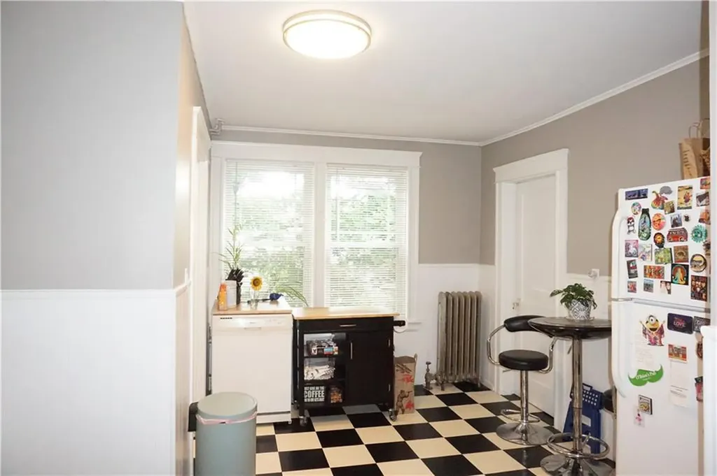 8 10 Glendale Avenue Providence RI 02906
