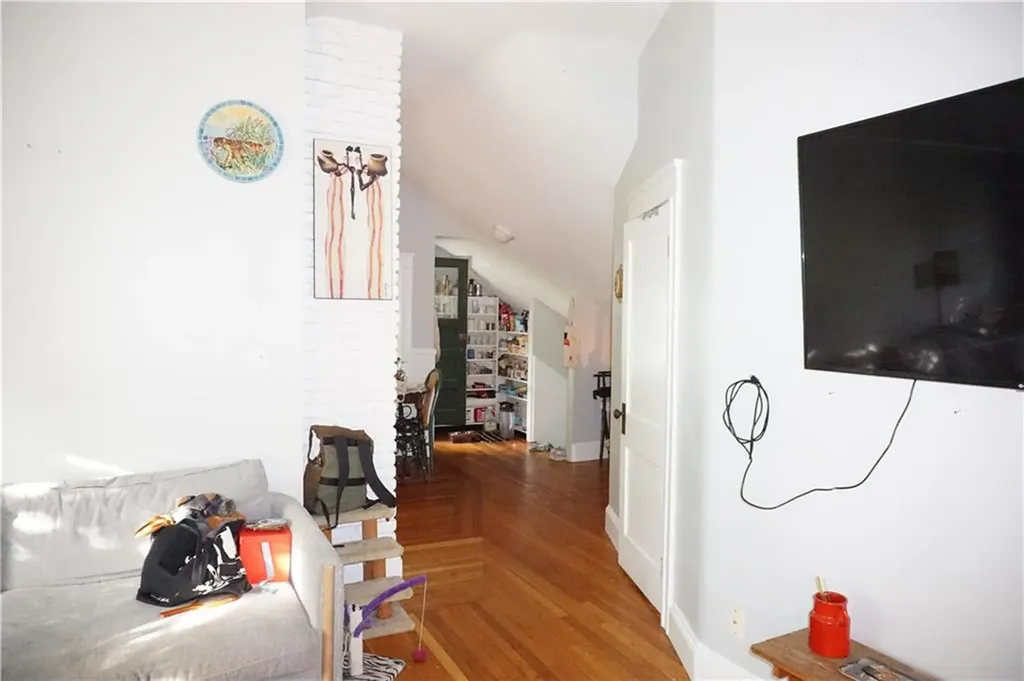 8 10 Glendale Avenue Providence RI 02906