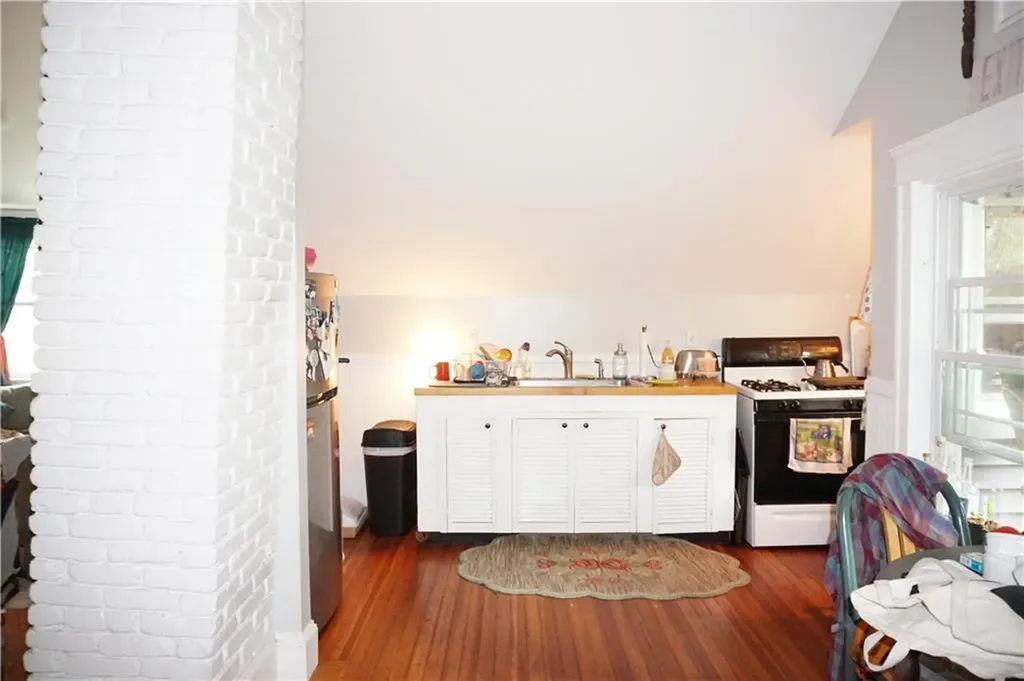 8 10 Glendale Avenue Providence RI 02906