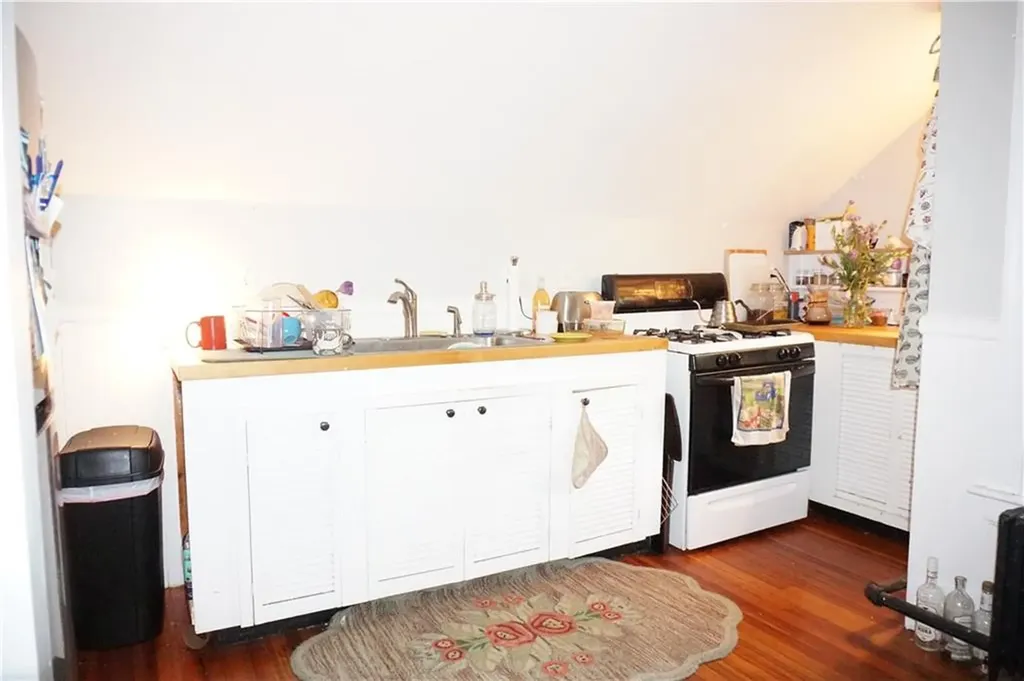 8 10 Glendale Avenue Providence RI 02906
