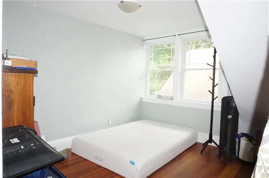 8 10 Glendale Avenue Providence RI 02906