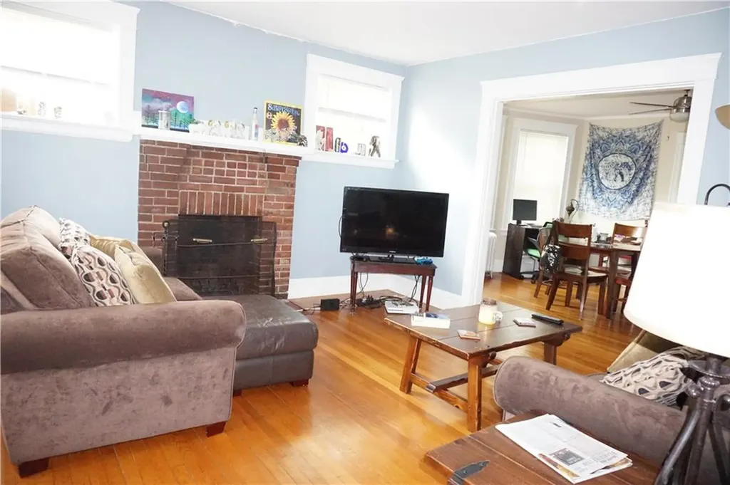 8 10 Glendale Avenue Providence RI 02906