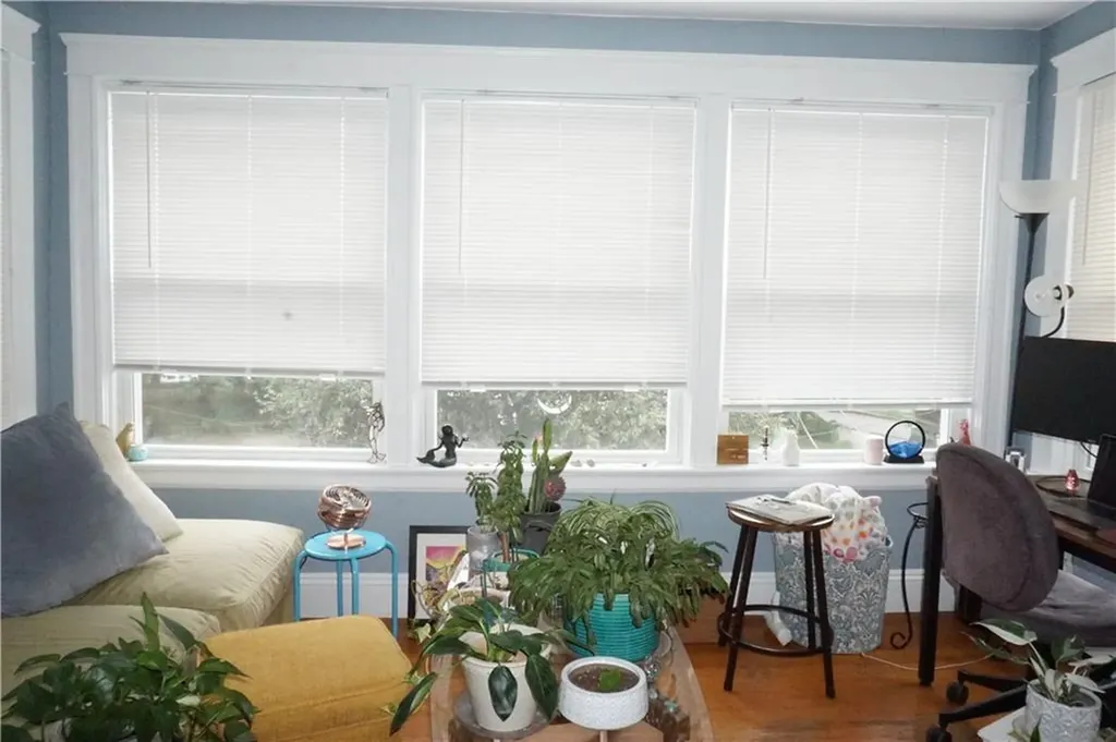 8 10 Glendale Avenue Providence RI 02906