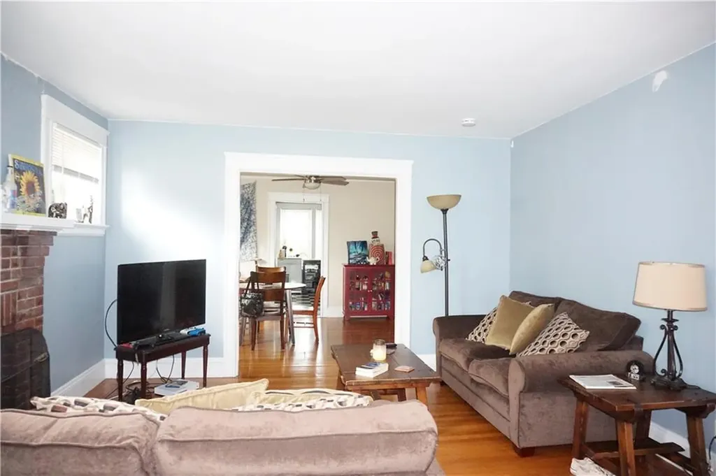 8 10 Glendale Avenue Providence RI 02906