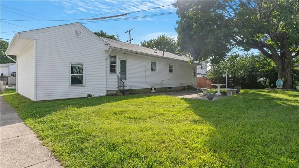 737 Admiral Street Providence RI 02908