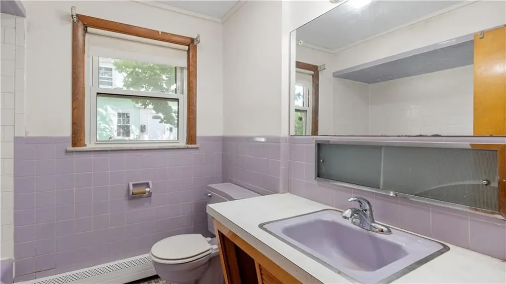 737 Admiral Street Providence RI 02908