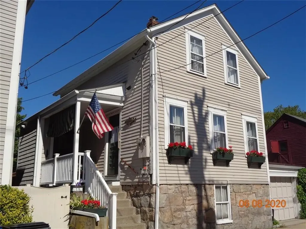 8 3rd Street Newport RI 02840