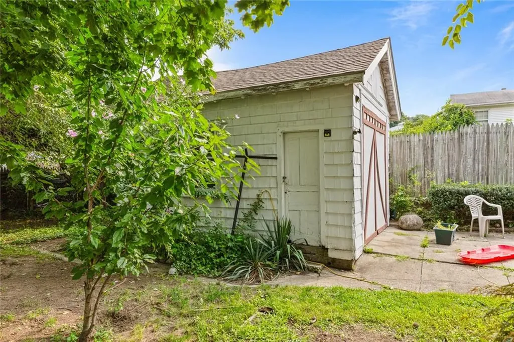 228 Farmington Avenue Cranston RI 02920