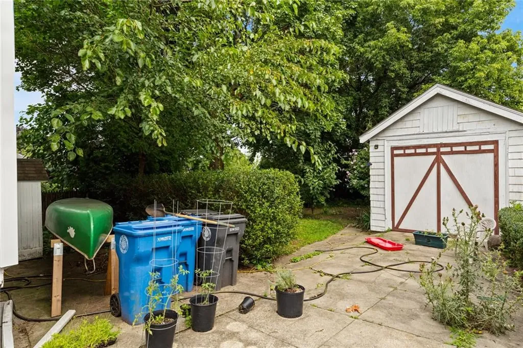 228 Farmington Avenue Cranston RI 02920