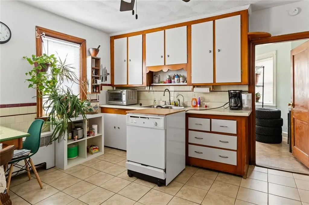 228 Farmington Avenue Cranston RI 02920