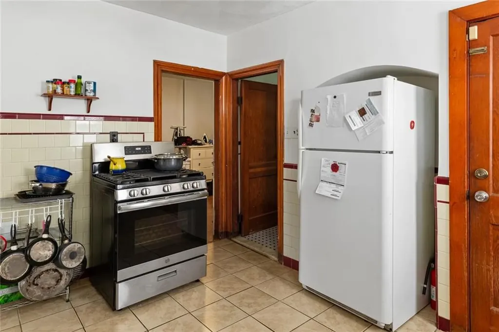 228 Farmington Avenue Cranston RI 02920