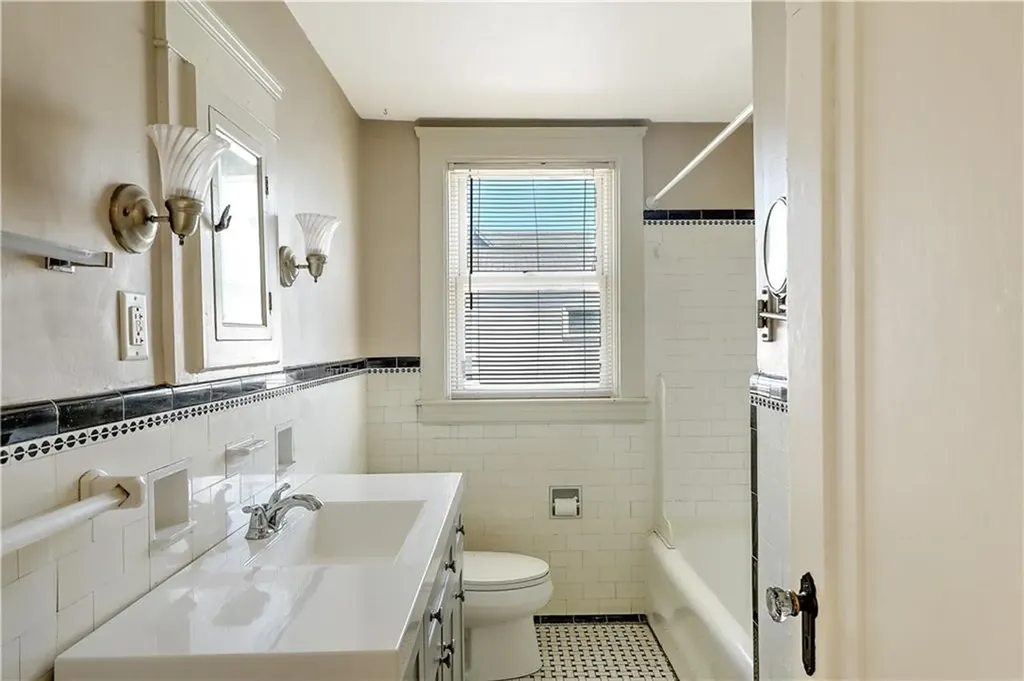 671 Hope Street Providence RI 02906