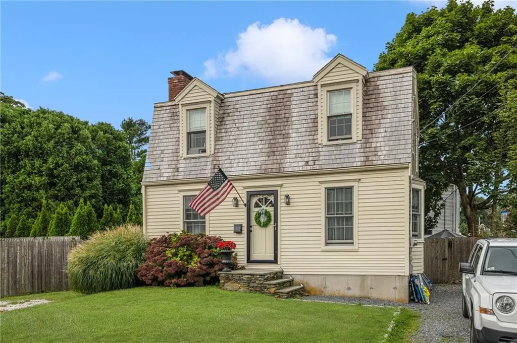 9 Horseman Terrace Newport RI 02840