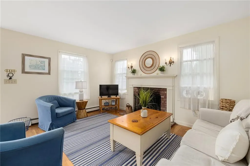 9 Horseman Terrace Newport RI 02840