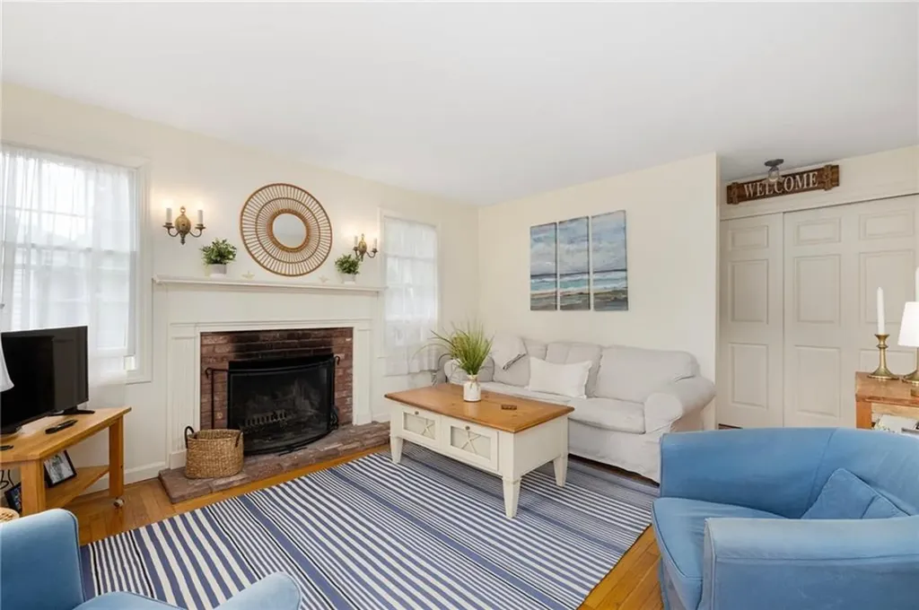 9 Horseman Terrace Newport RI 02840