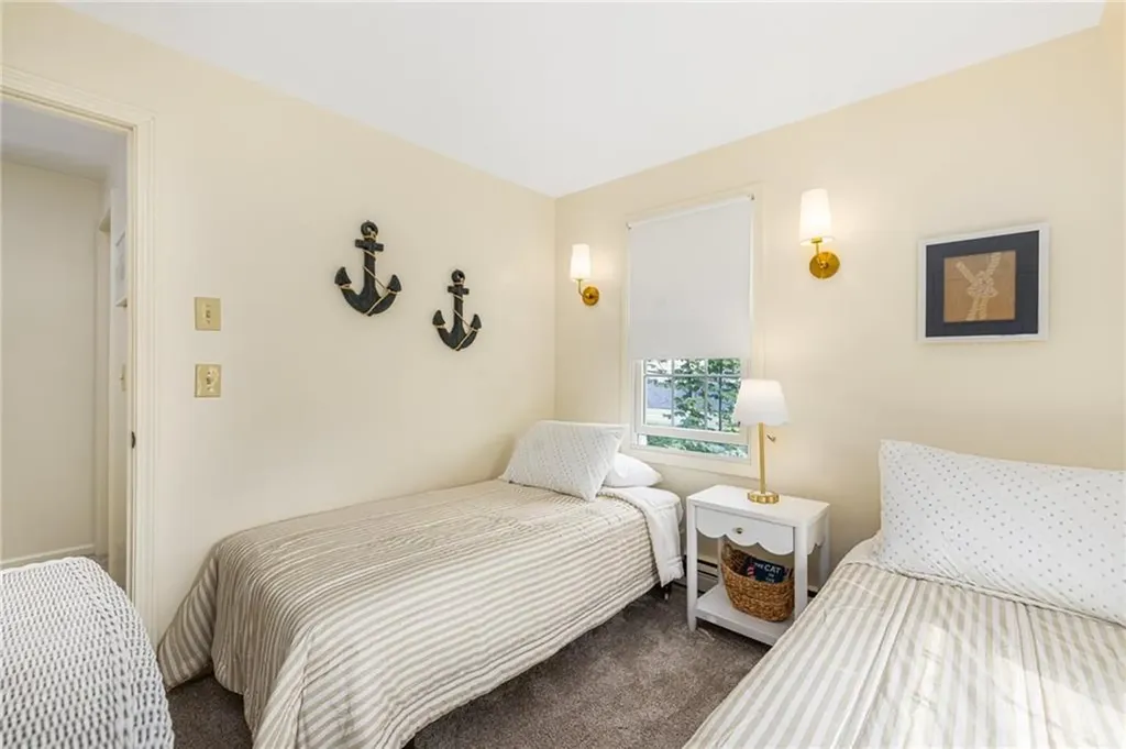 9 Horseman Terrace Newport RI 02840