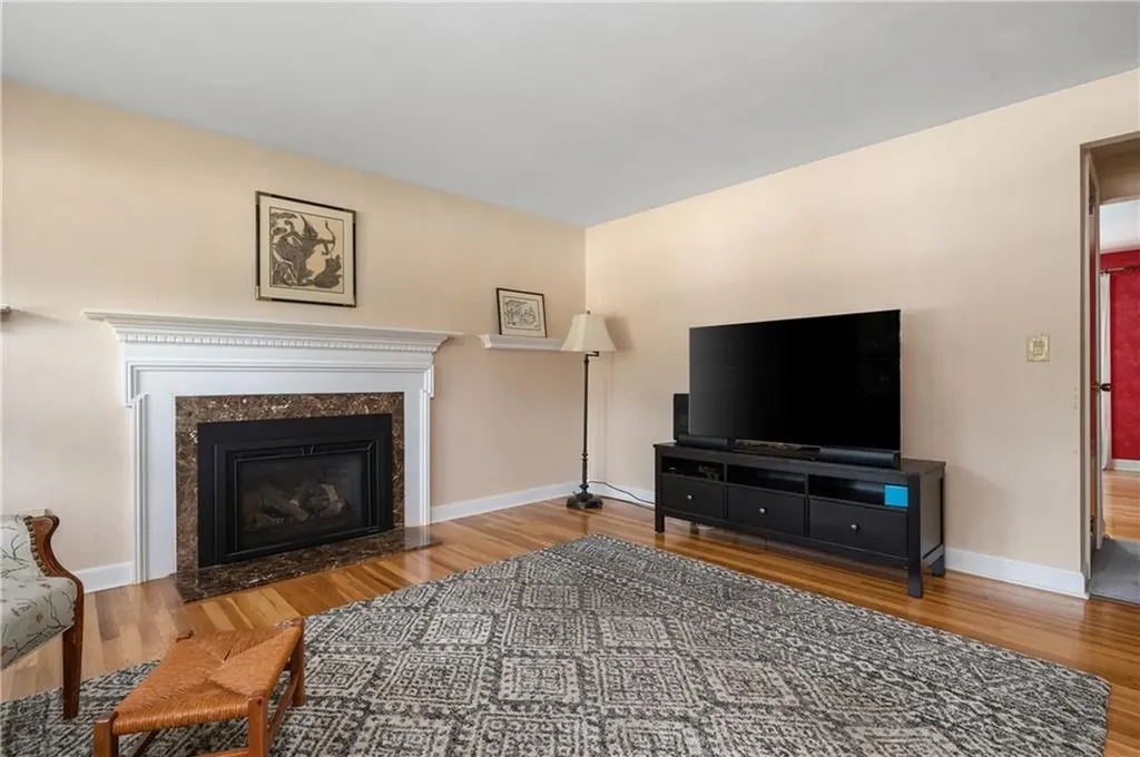 25 Sleepy Hollow Drive Cumberland RI 02864