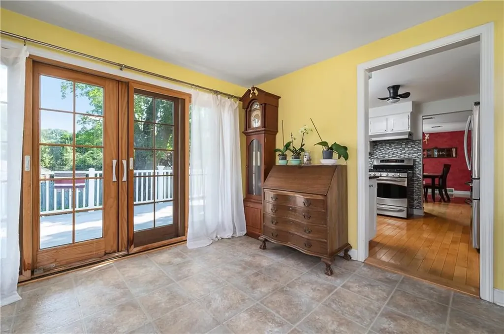 25 Sleepy Hollow Drive Cumberland RI 02864