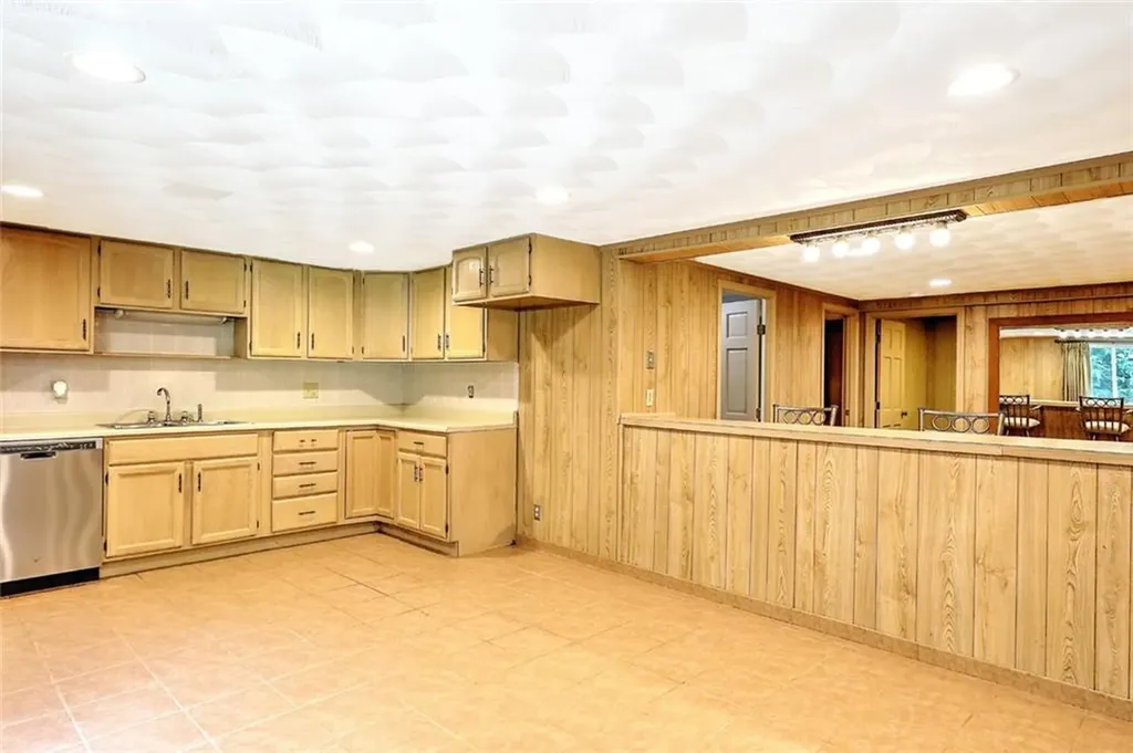1 Southwick Drive Lincoln RI 02865
