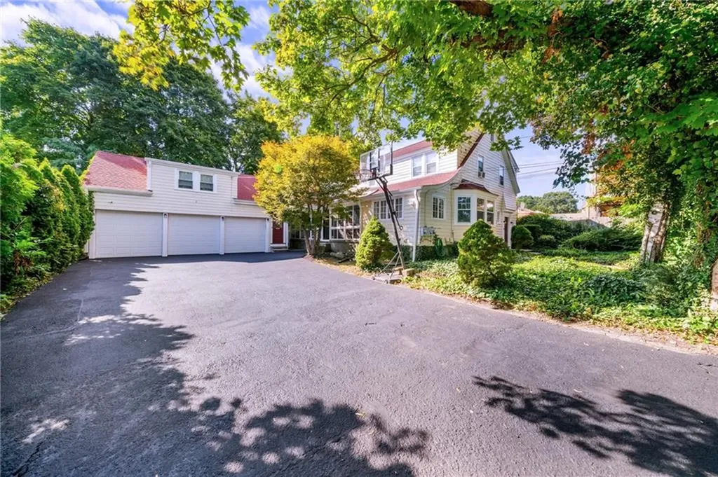 22 Raritan Avenue Providence RI 02909