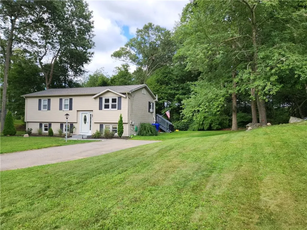 10 Robin Way Westerly RI 02891