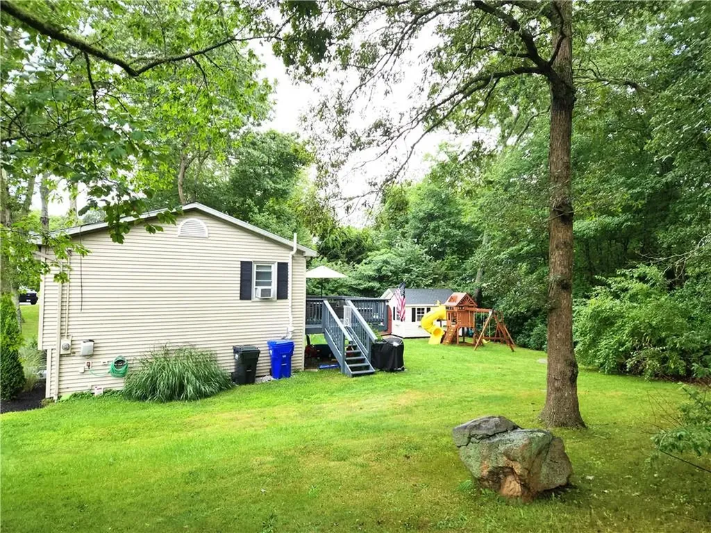 10 Robin Way Westerly RI 02891