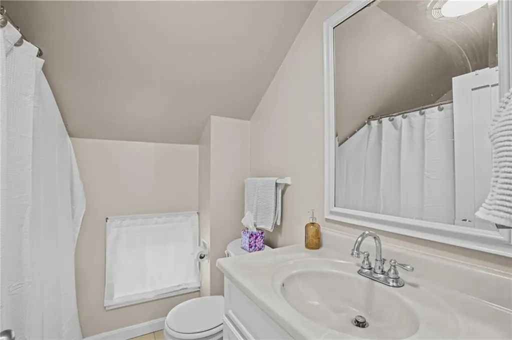 12 Hammond Street Newport RI 02840