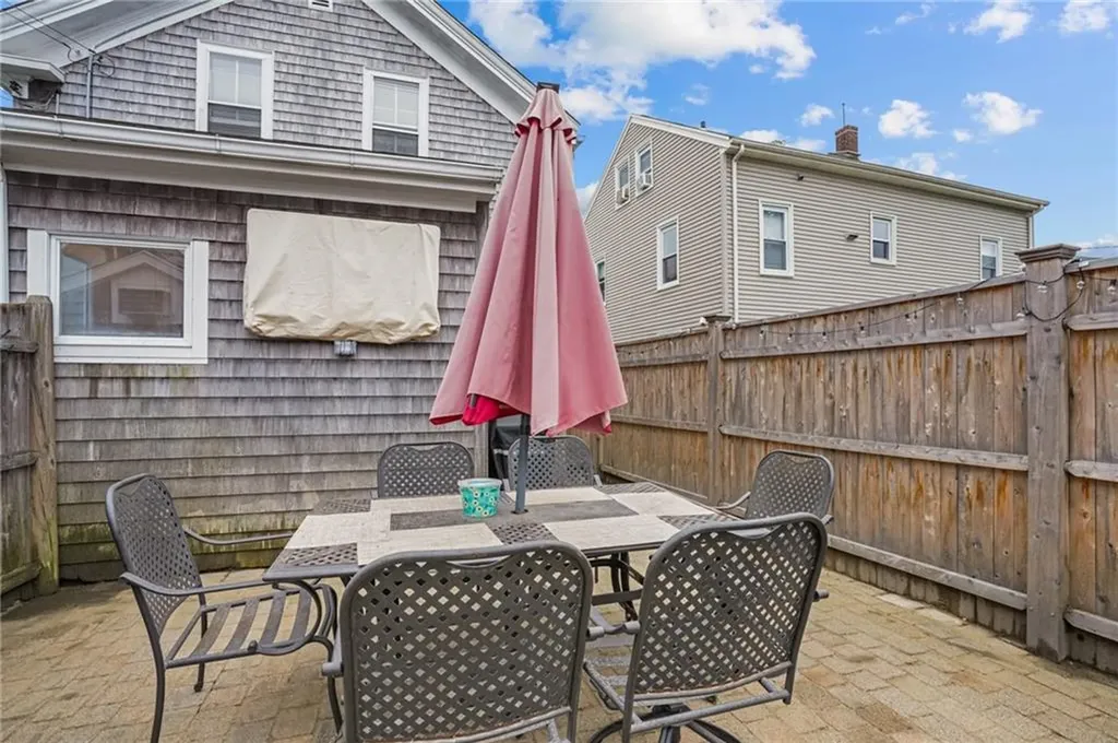 12 Hammond Street Newport RI 02840