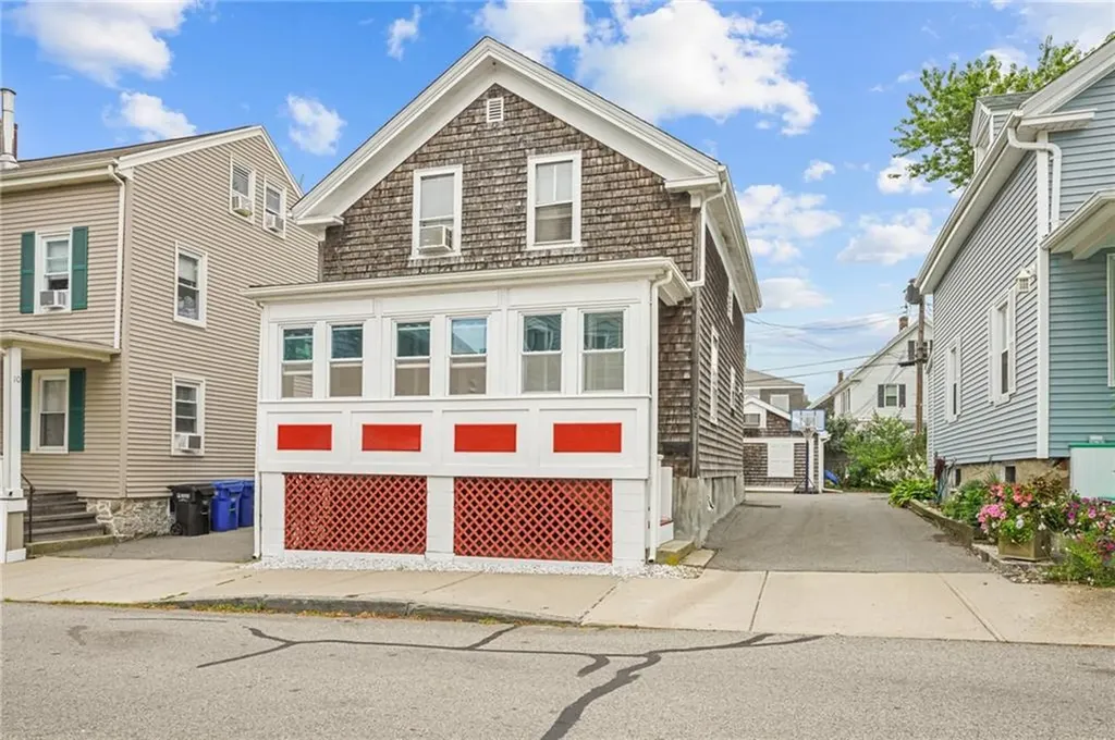 12 Hammond Street Newport RI 02840