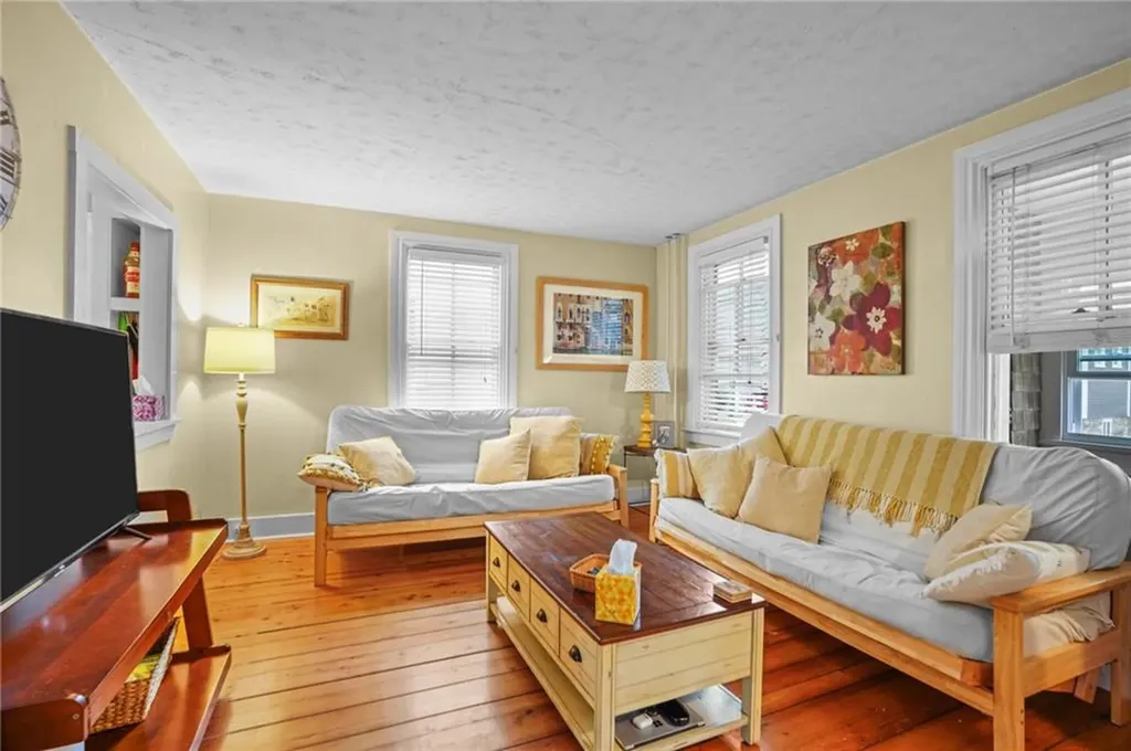 12 Hammond Street Newport RI 02840