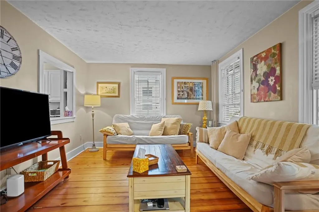 12 Hammond Street Newport RI 02840