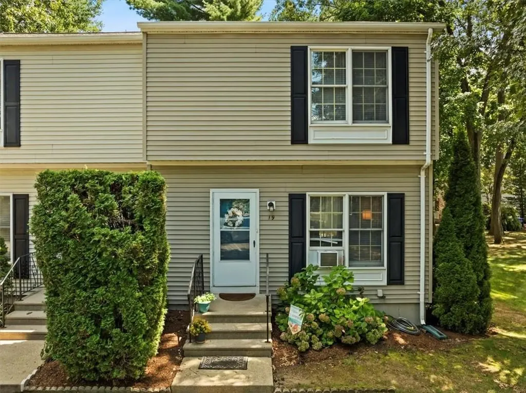 19 Wood Hollow Lane East Providence RI 02916