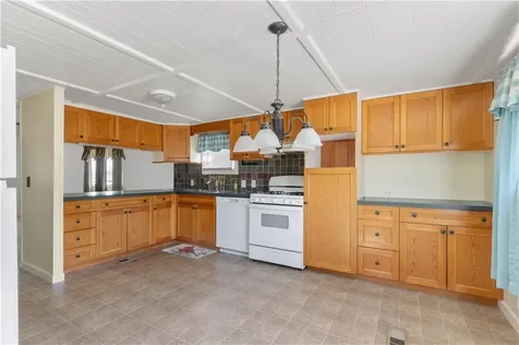 21 Lane A Lane Coventry RI 02816