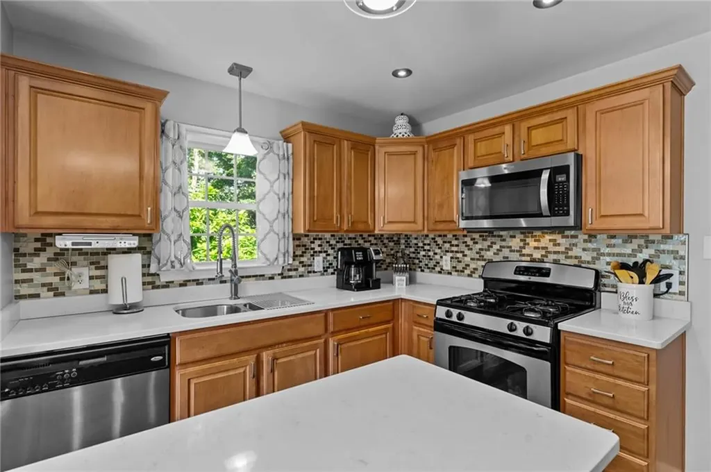 16 Carder Street Providence RI 02904