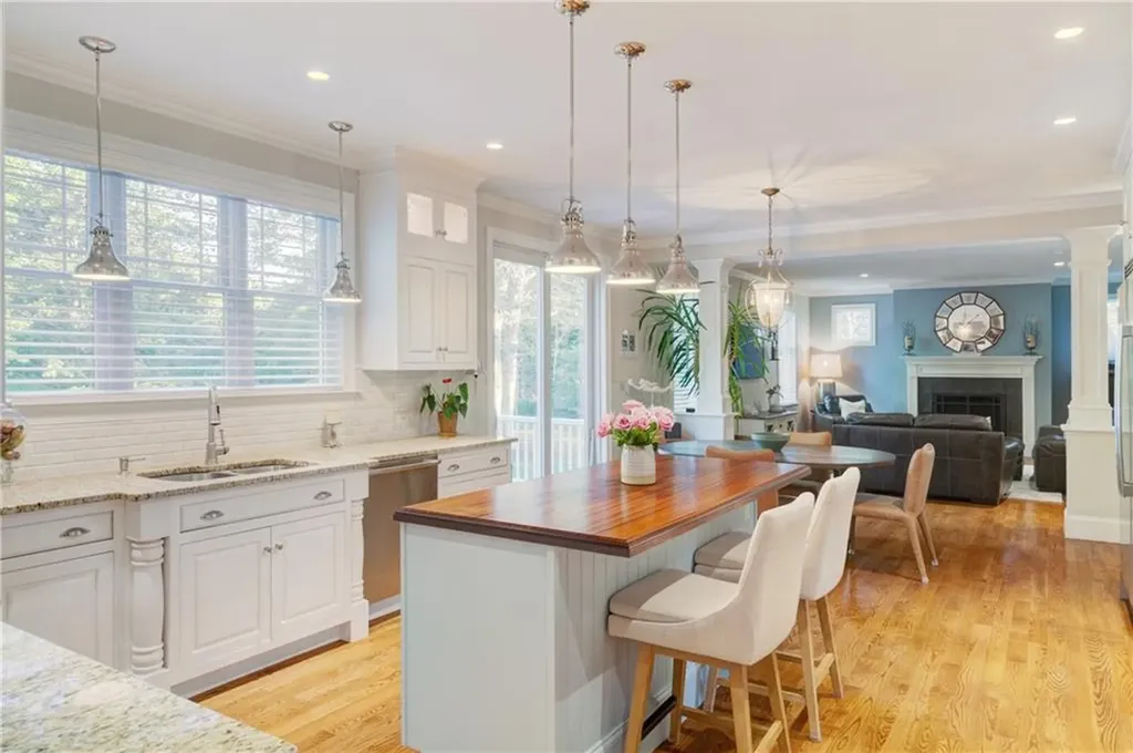122 Mountain Laurel Lane Tiverton RI 02878