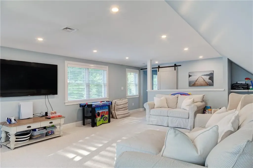 122 Mountain Laurel Lane Tiverton RI 02878