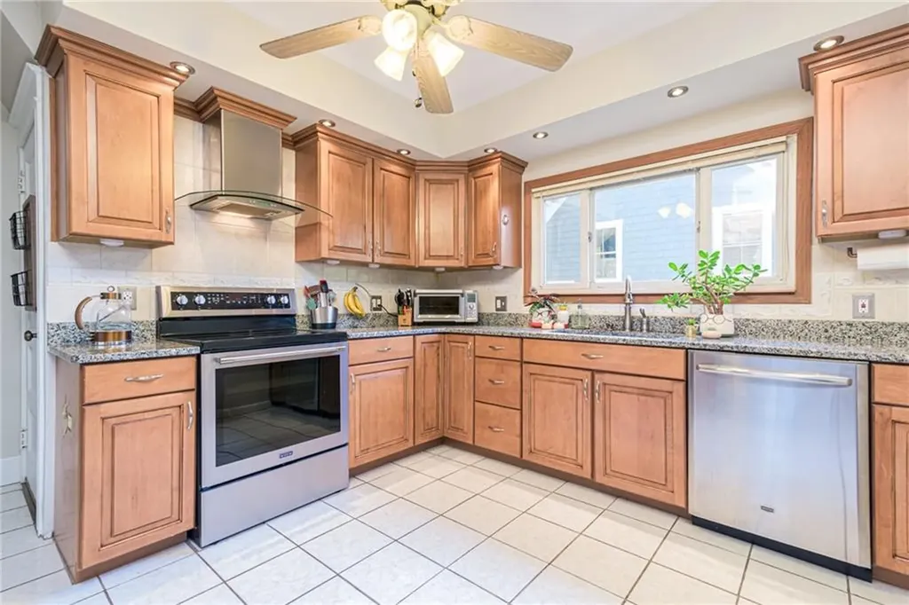 22 Park Avenue Westerly RI 02891
