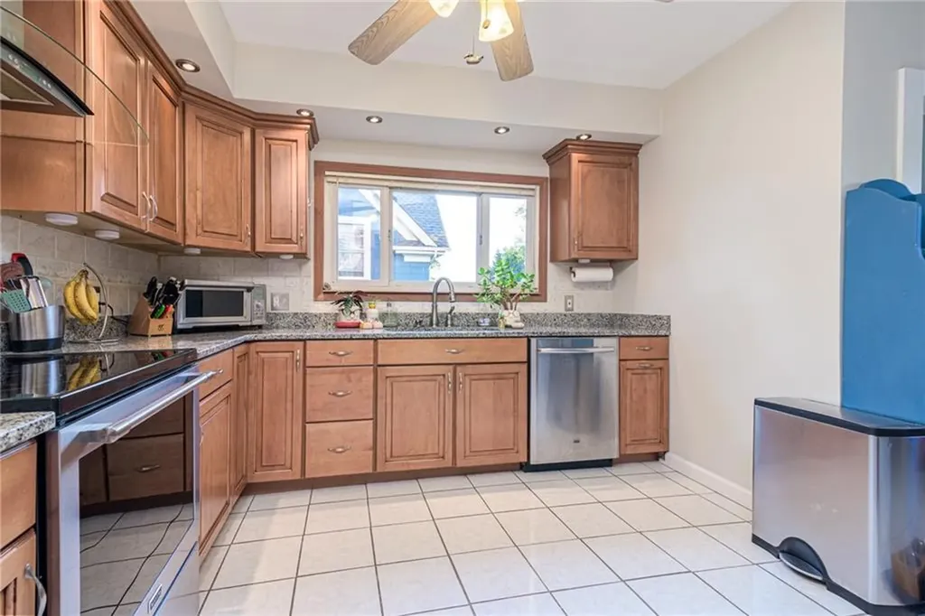 22 Park Avenue Westerly RI 02891
