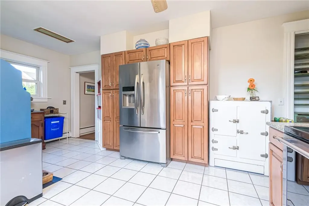 22 Park Avenue Westerly RI 02891