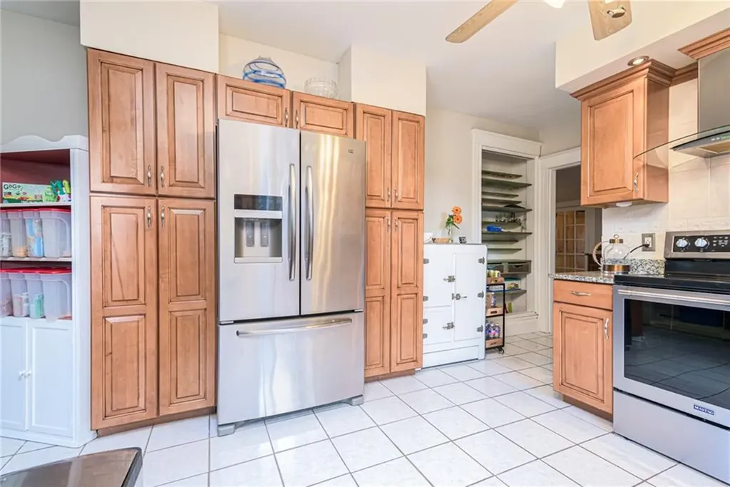 22 Park Avenue Westerly RI 02891