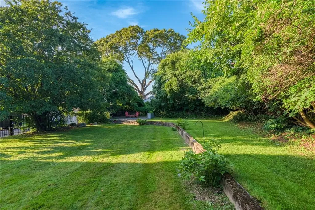 22 Park Avenue Westerly RI 02891
