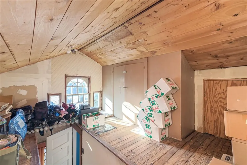22 Park Avenue Westerly RI 02891