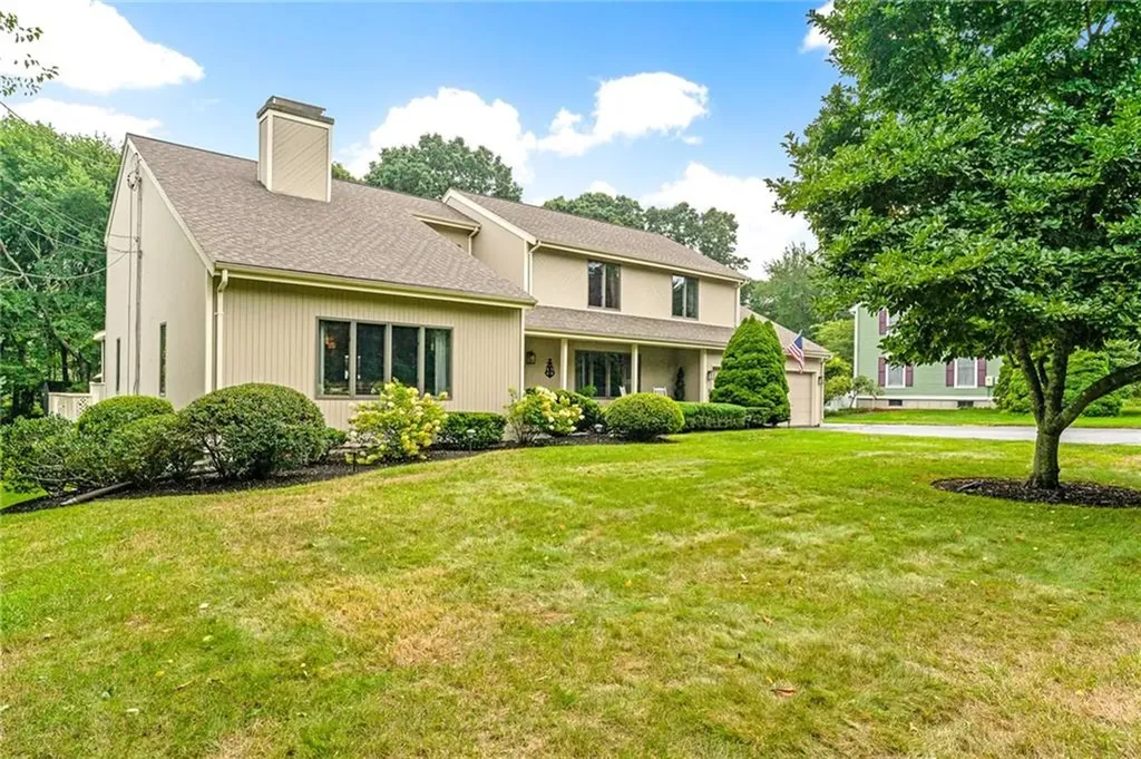 54 Kickemuit Avenue Bristol RI 02809