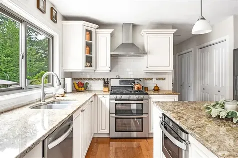 54 Kickemuit Avenue Bristol RI 02809