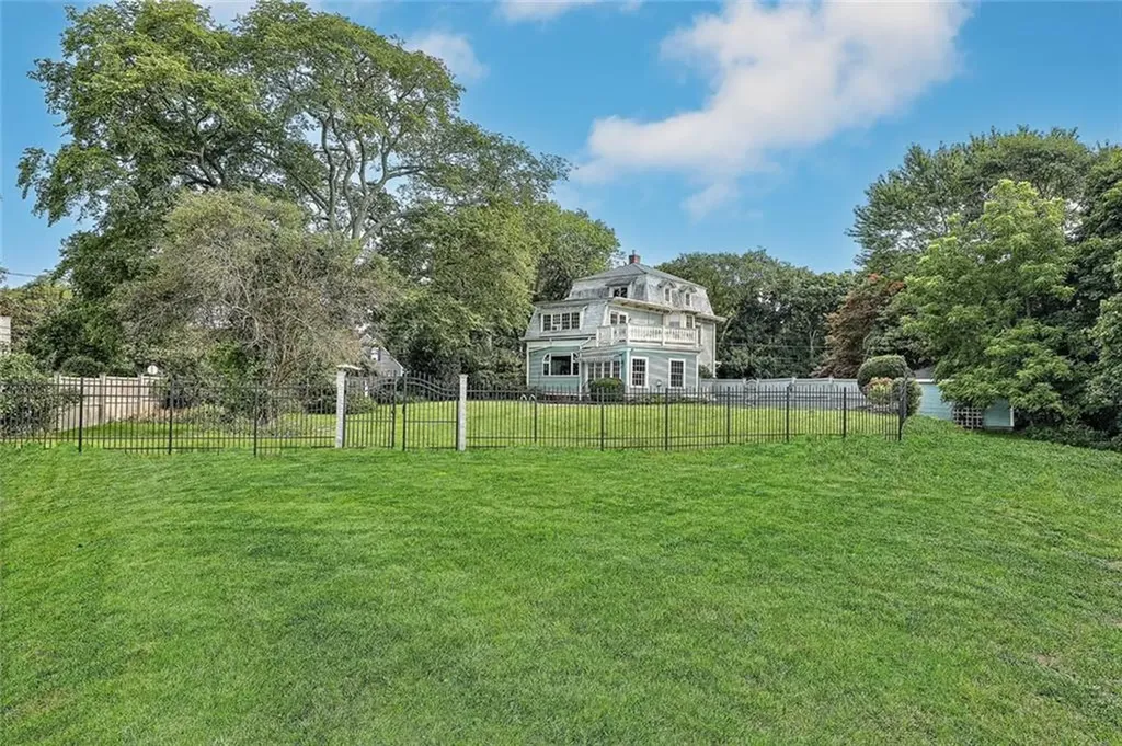 80 New Meadow Road Barrington RI 02806