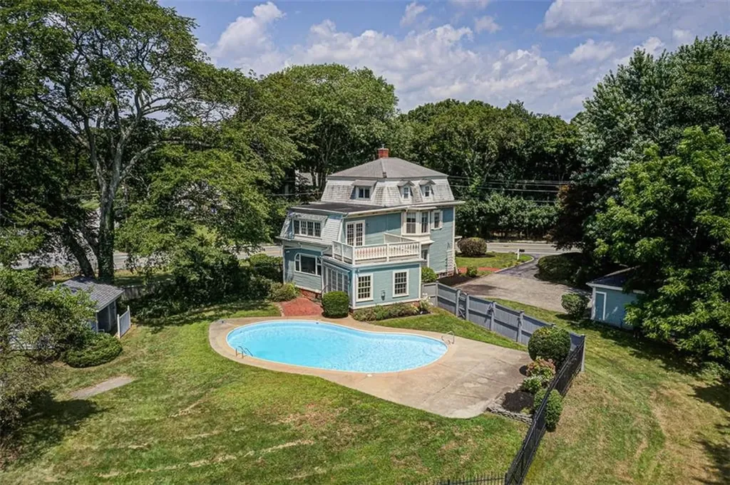 80 New Meadow Road Barrington RI 02806