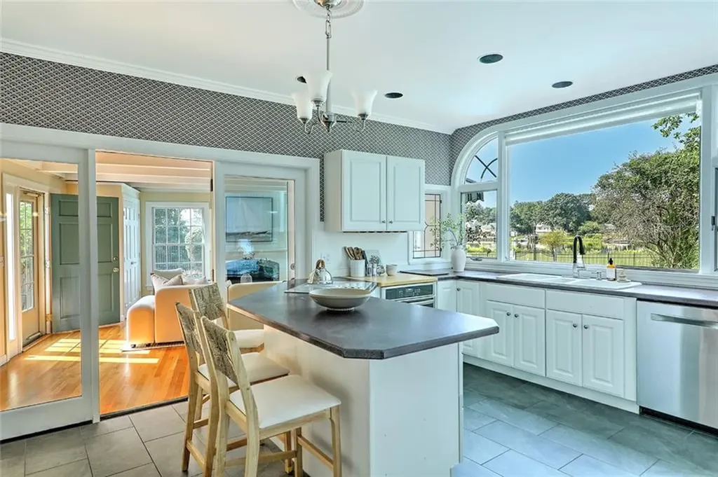 80 New Meadow Road Barrington RI 02806